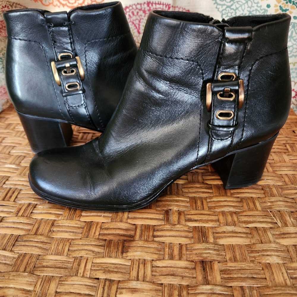 Liz Claiborne Flex Ankle Boots Size 8